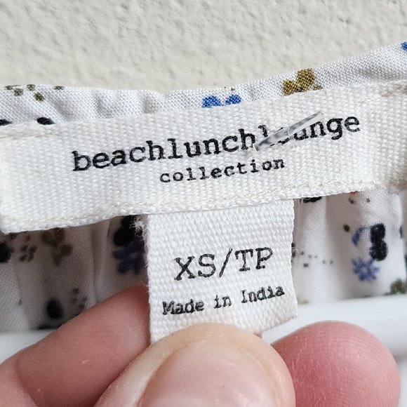 NWOT beachlunchlounge Floral V-Neck Ruffled Blouse Size XS - Picture 6 of 14